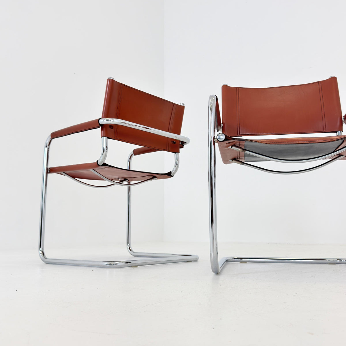 set of 4 Mid century Bauhaus Leather b34 armchairs by Mart Stam & Marcel Breuer for Fasem, Italy 1980s