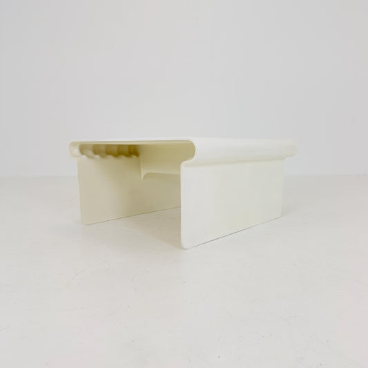 Mid-Century Modern Fibreglass white Coffee Table – 1970s Space Age Design