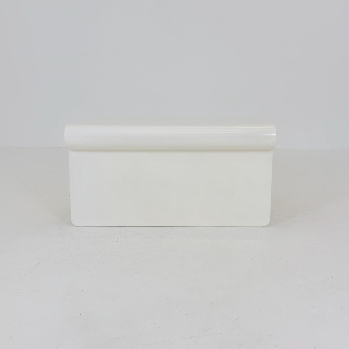 Mid-Century Modern Fibreglass white Coffee Table – 1970s Space Age Design