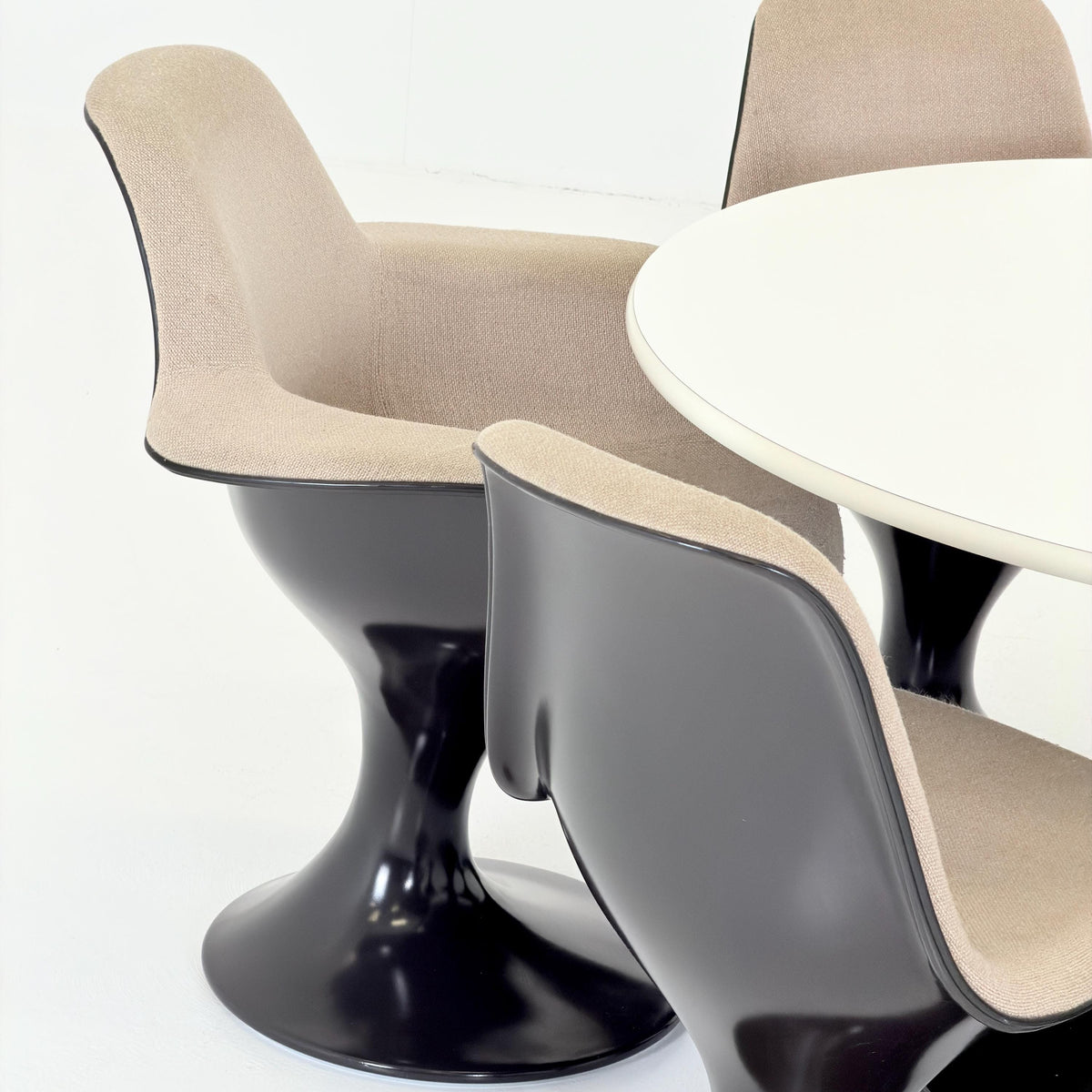 Rare Orbit Dining Set by Farner & Grunder for Herman Miller, 6 Fiberglass Chairs and Round Tulip Table 1970s Germany