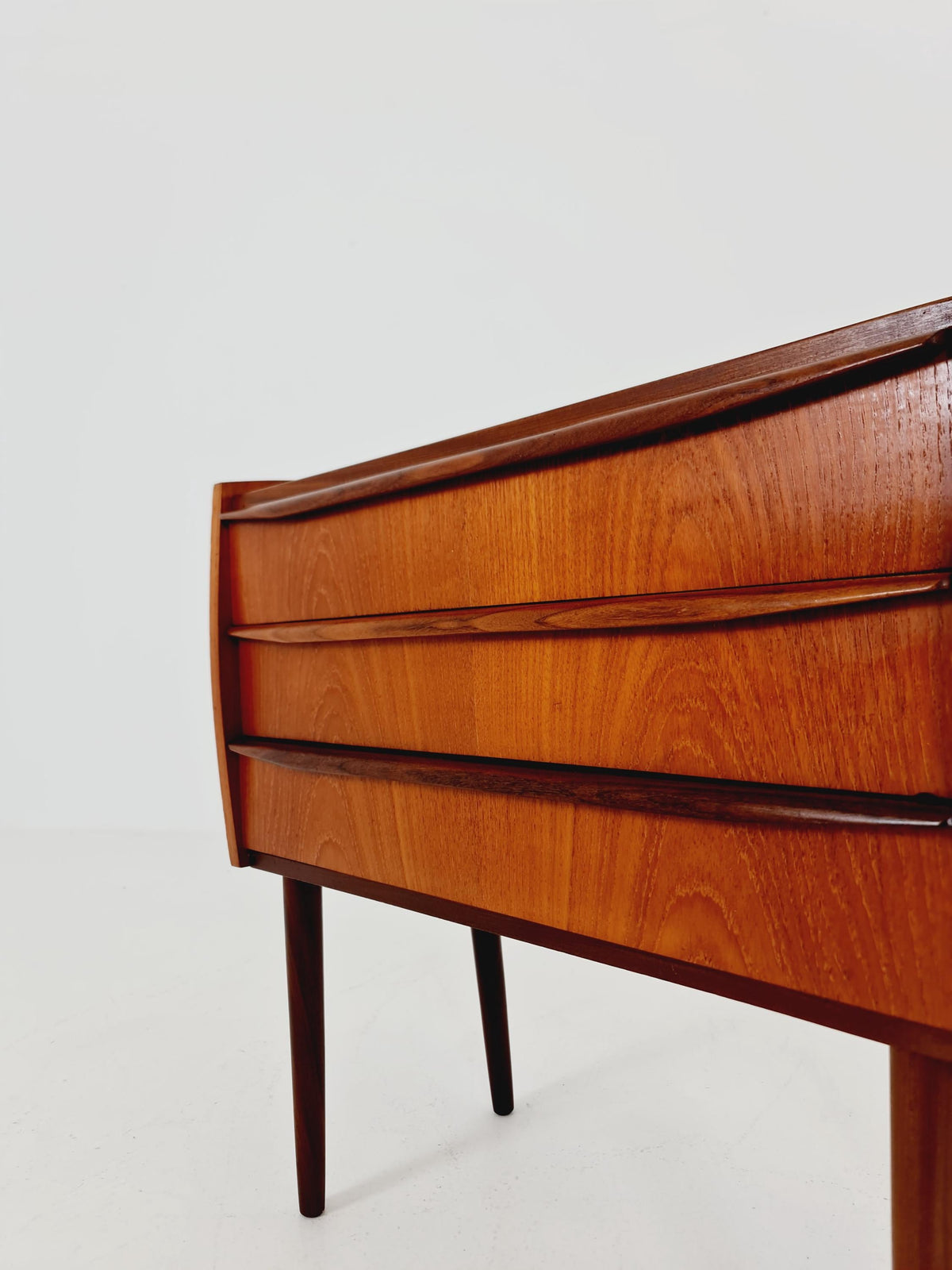 Midcentury danish drawer dresser /3 drawers /Nightstand 1960s