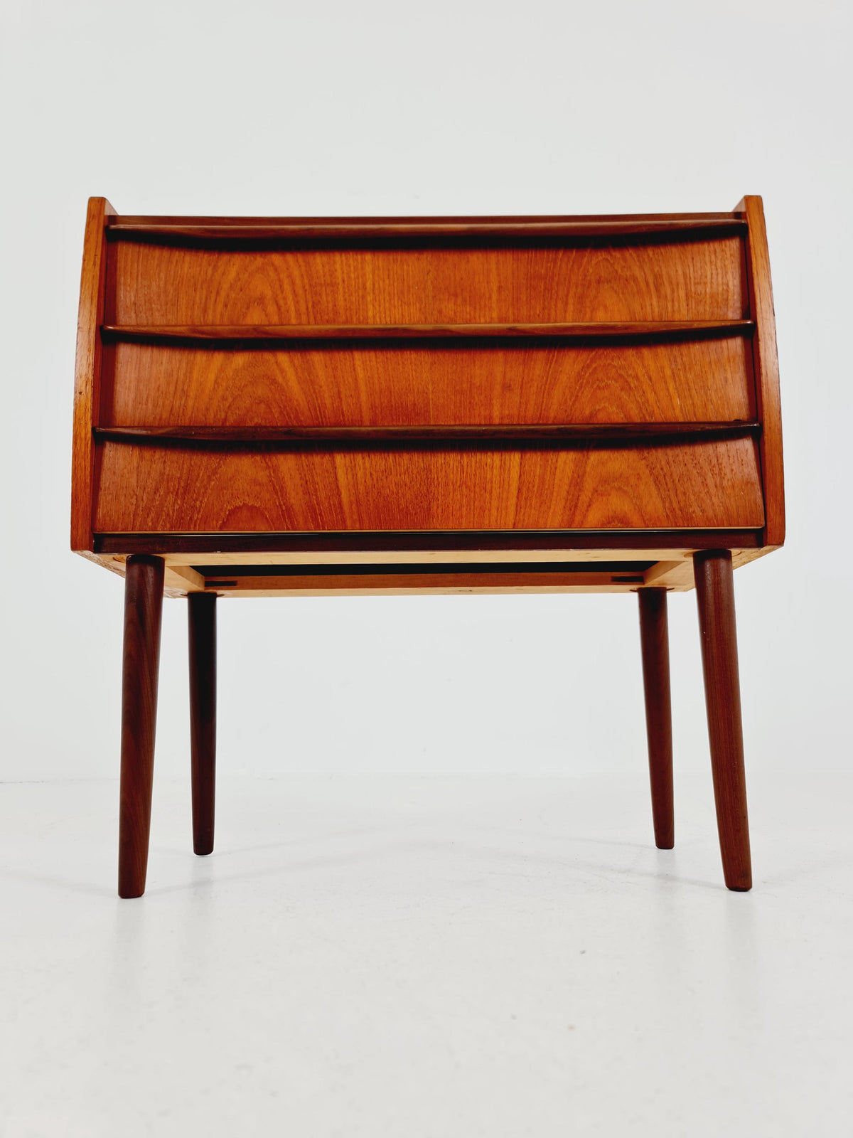 Midcentury danish drawer dresser /3 drawers /Nightstand 1960s