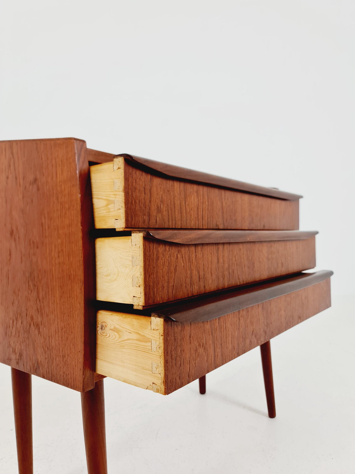 Midcentury danish drawer dresser /3 drawers /Nightstand 1960s