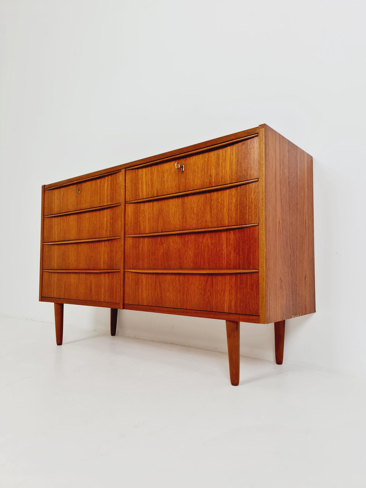 Midcentury danish design chest of drawers /Sideboard 1960s