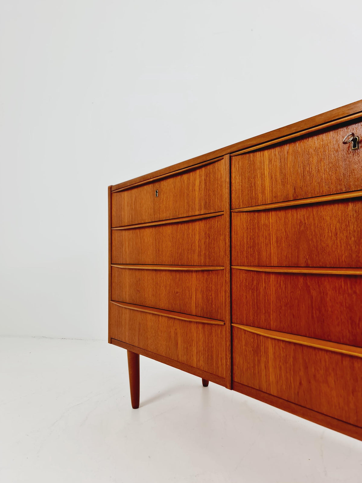 Midcentury danish design chest of drawers /Sideboard 1960s
