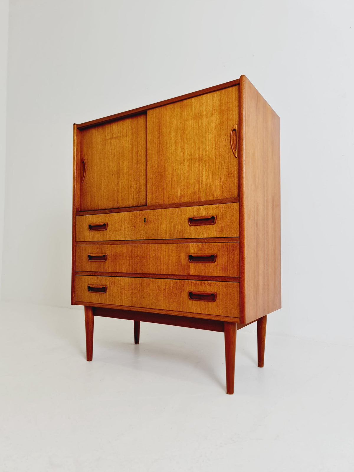 Midcentury danish design chest of drawers / drawer dresser / cabinet By Ejsing Möbelfabrik 1960s