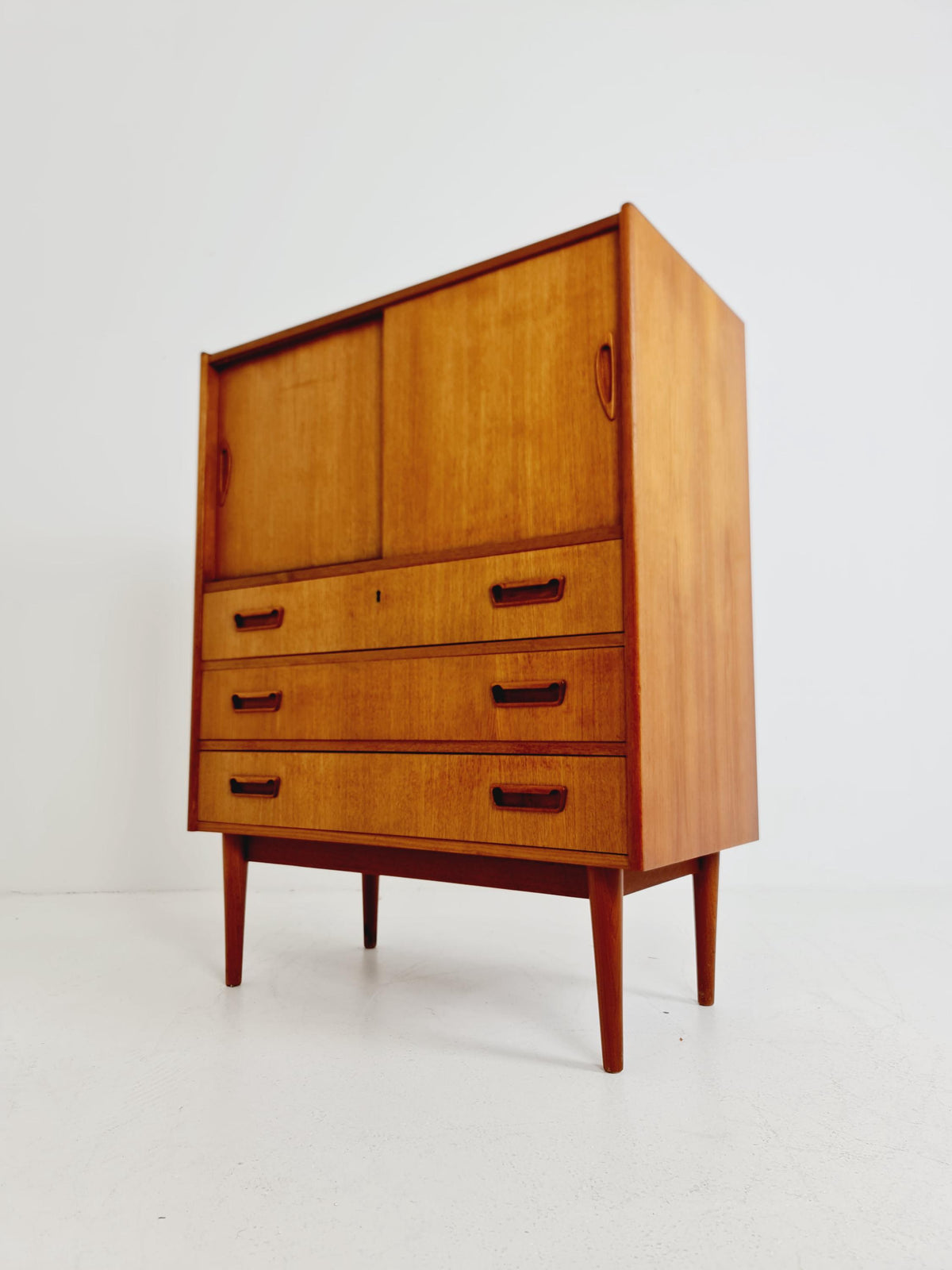 Midcentury danish design chest of drawers / drawer dresser / cabinet By Ejsing Möbelfabrik 1960s