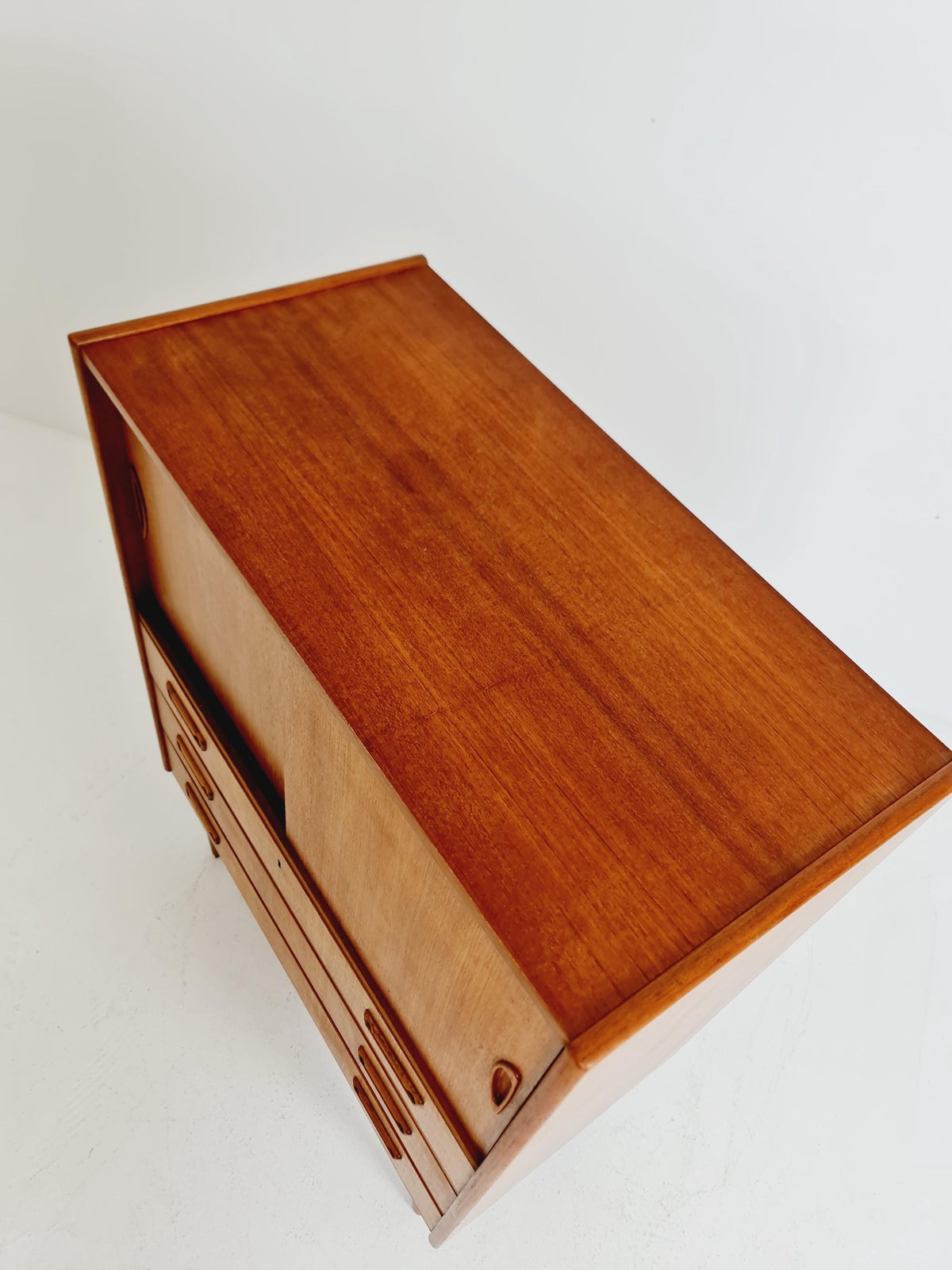 Midcentury danish design chest of drawers / drawer dresser / cabinet By Ejsing Möbelfabrik 1960s