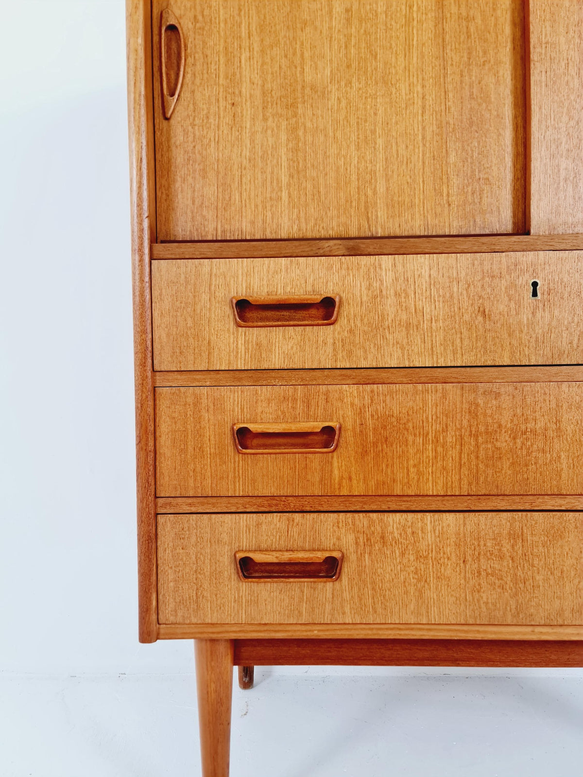 Midcentury danish design chest of drawers / drawer dresser / cabinet By Ejsing Möbelfabrik 1960s