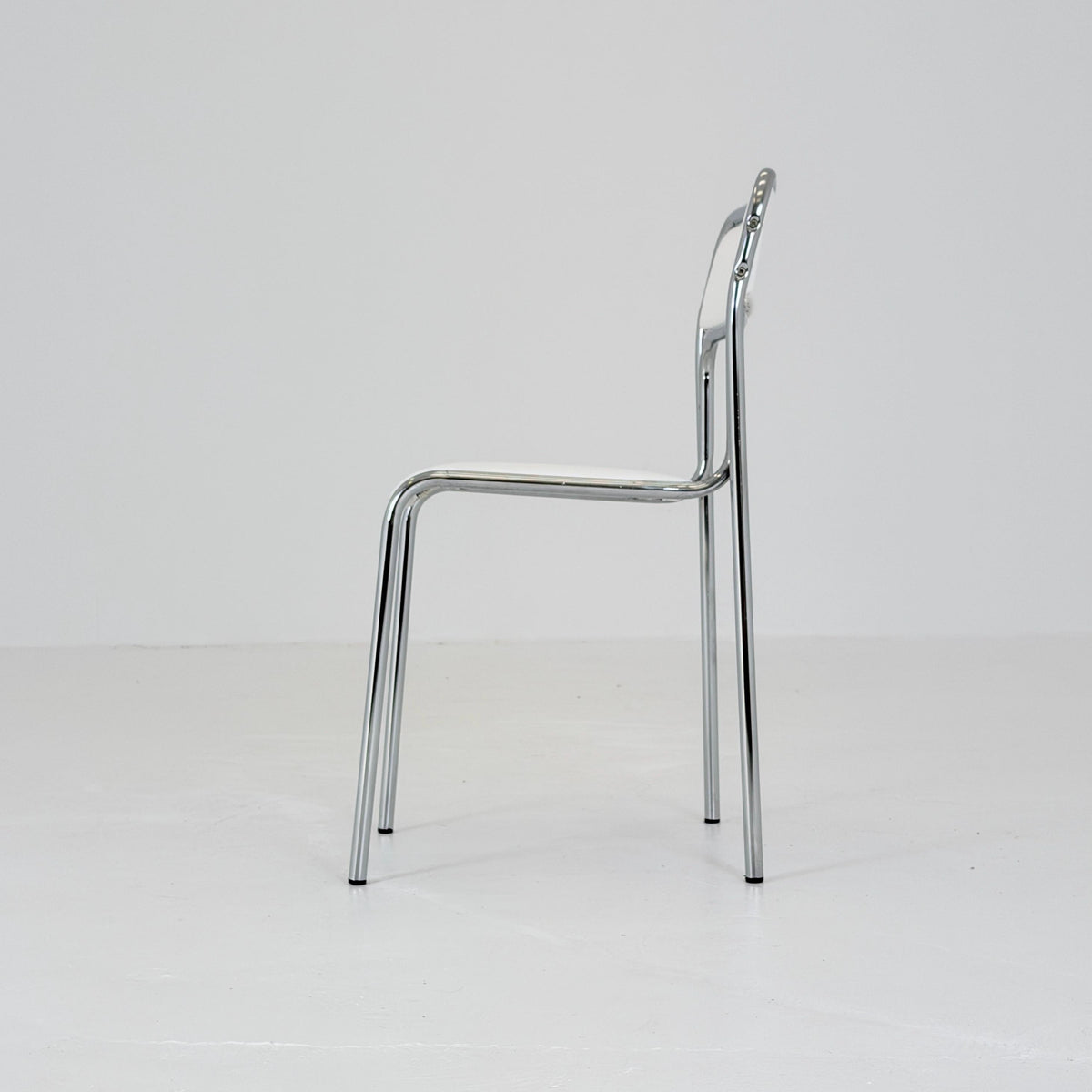Mid Century Bauhaus minimalistic Tubular Chair | white Faux Leather | Minimalist Stackable Chair | 1980s Italy