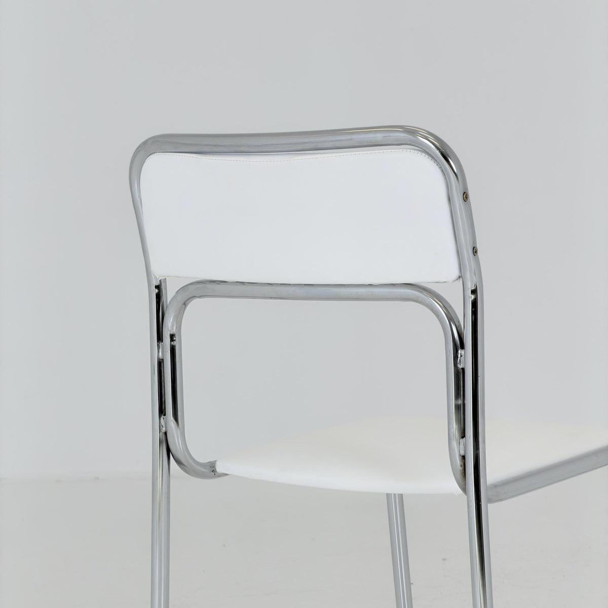 Mid Century Bauhaus minimalistic Tubular Chair | white Faux Leather | Minimalist Stackable Chair | 1980s Italy