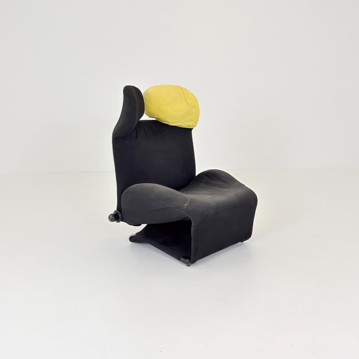 Iconic Wink Armchair by Toshiyuki Kita – Black & Yellow by Cassina , Italy, 2000s