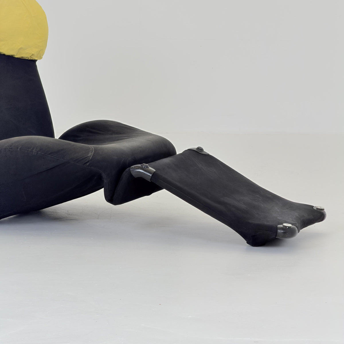 Iconic Wink Armchair by Toshiyuki Kita – Black & Yellow by Cassina , Italy, 2000s