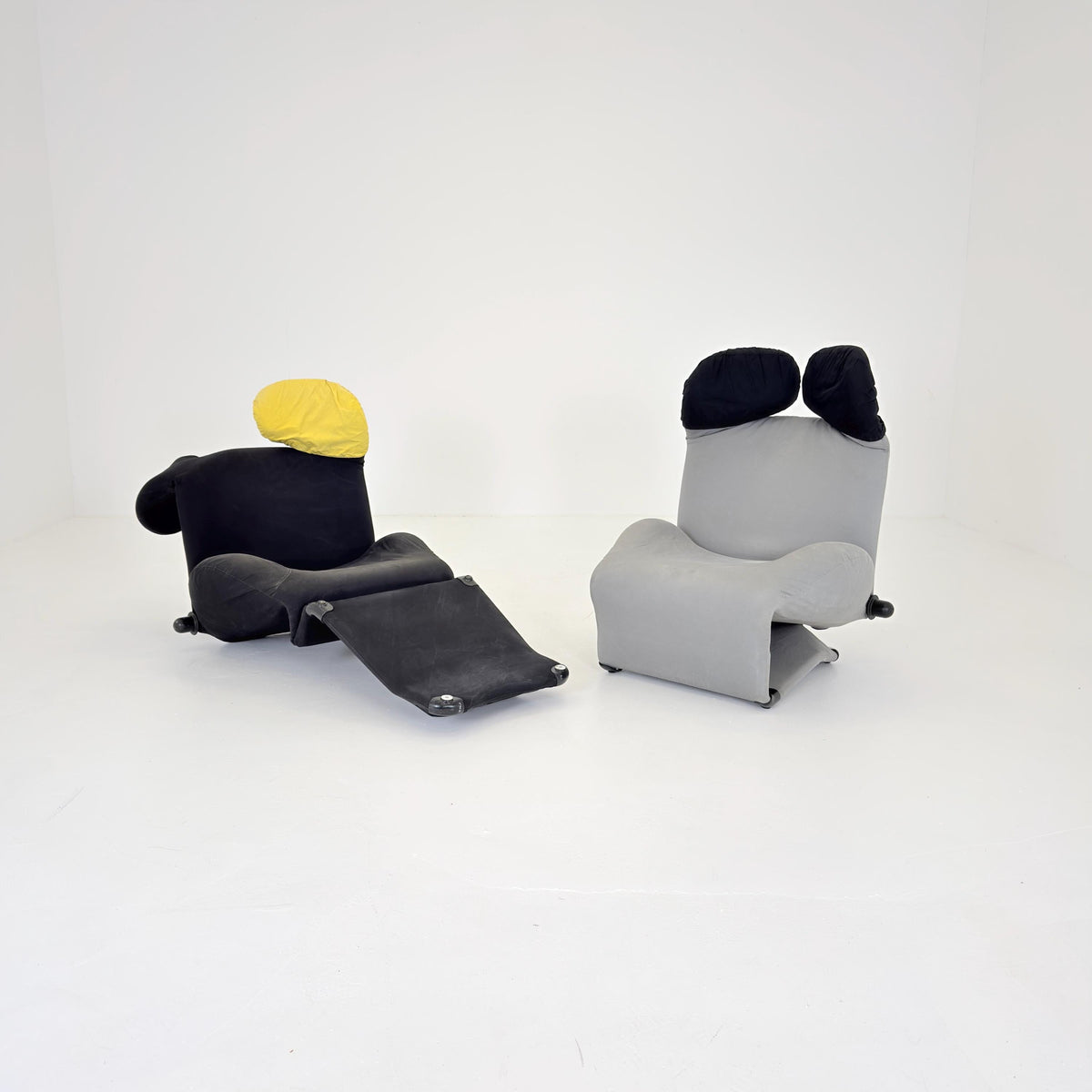 Iconic Wink Armchair by Toshiyuki Kita – grey and black by Cassina , Italy, 2000s