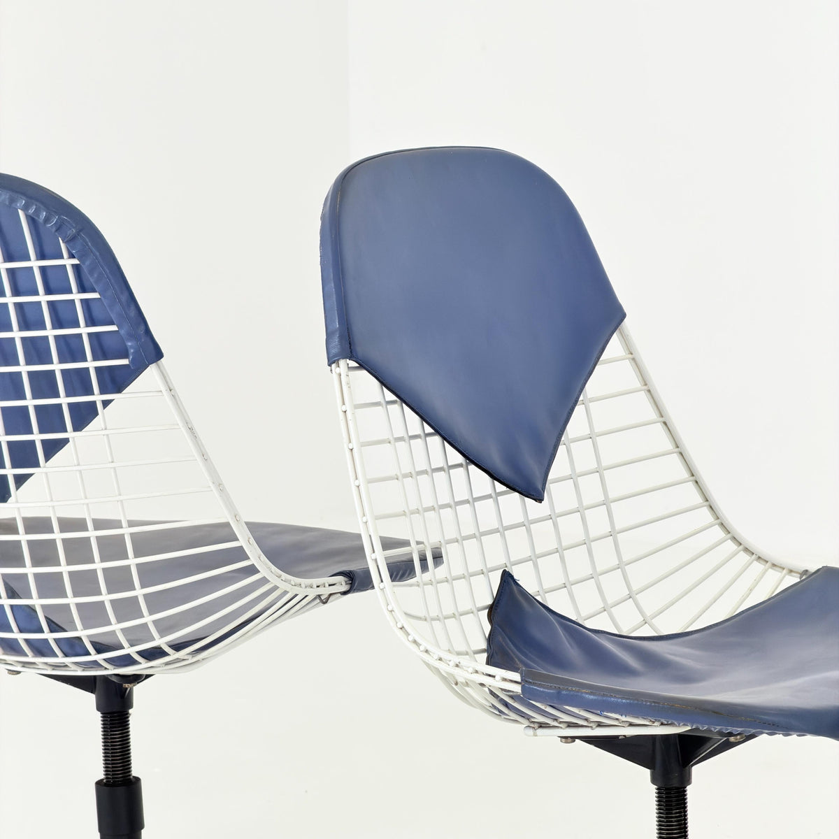 Set of 6 Original Mid Century Modern Charles Eames wire PKC2 Chairs by Herman Miller, Blue Bikini Leather, 1960s