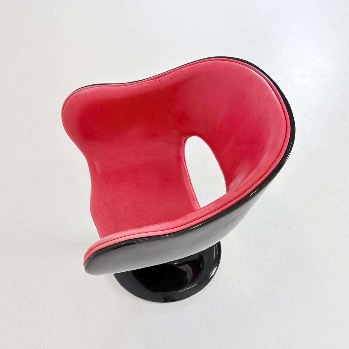 Mid Century Modern Design Italian Space Age Tulip Swivel Armchair, 1980s Italy