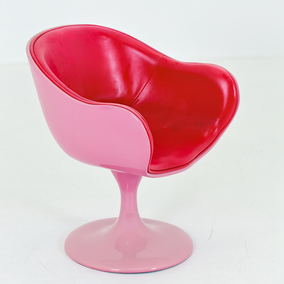 Mid Century Modern Design Italian Space Age Tulip Swivel Armchair, 1980s Italy