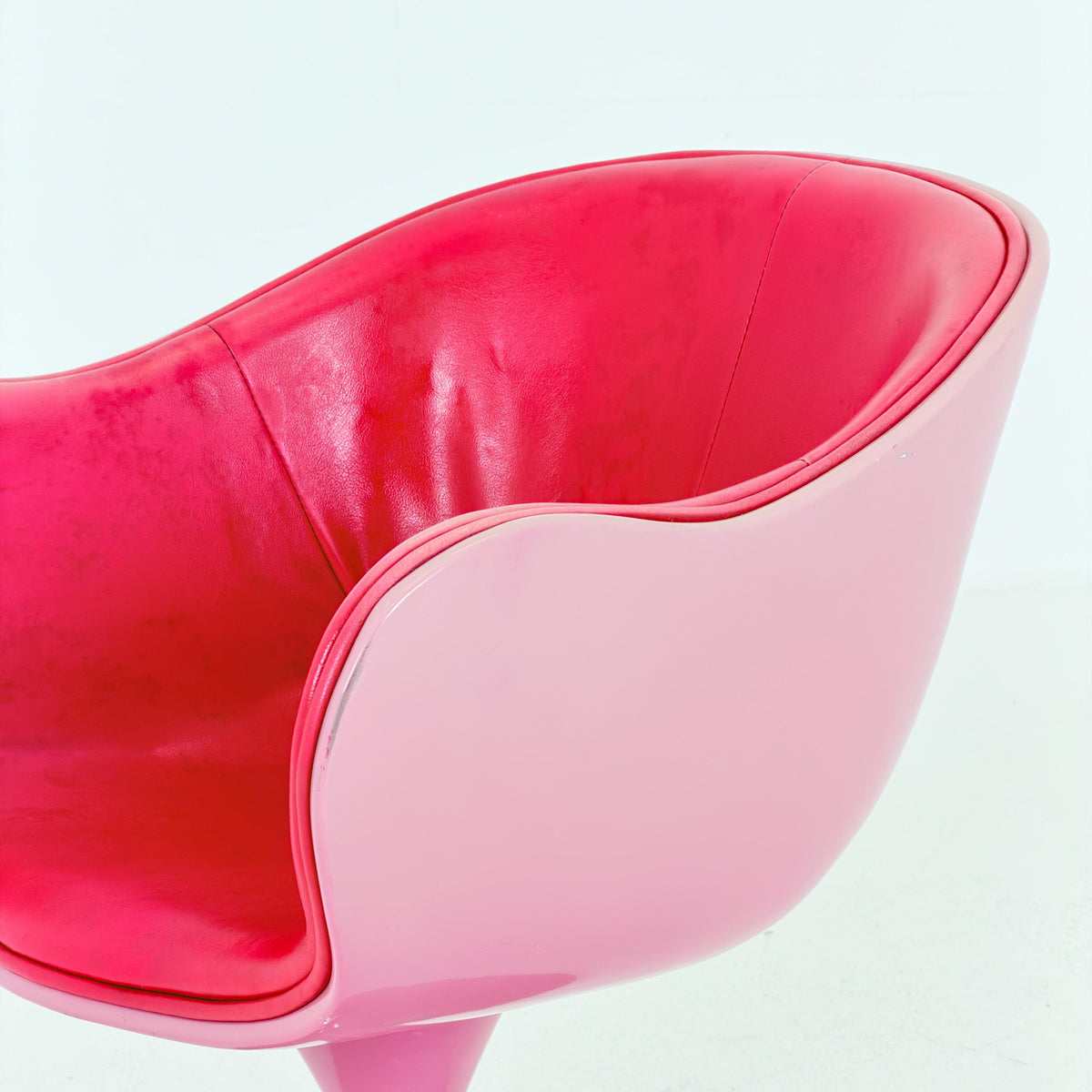 Mid Century Modern Design Italian Space Age Tulip Swivel Armchair, 1980s Italy