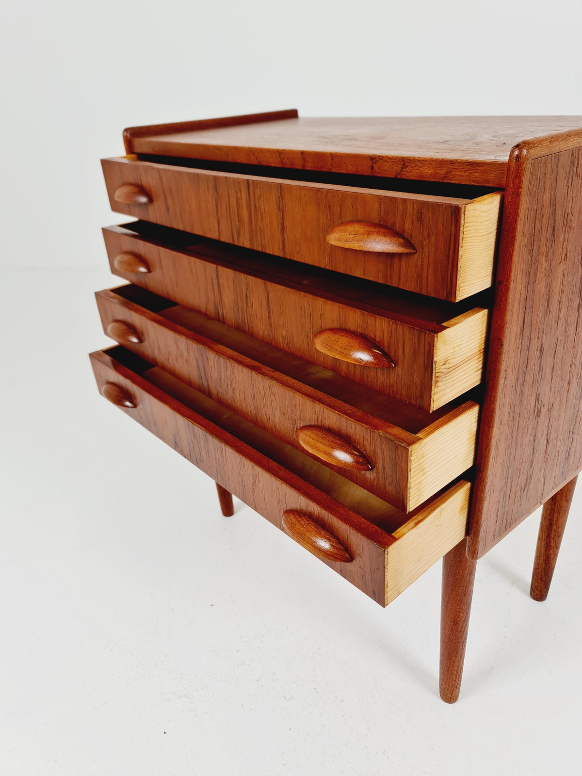 Midcentury danish drawer dresser /4 drawers 1960s