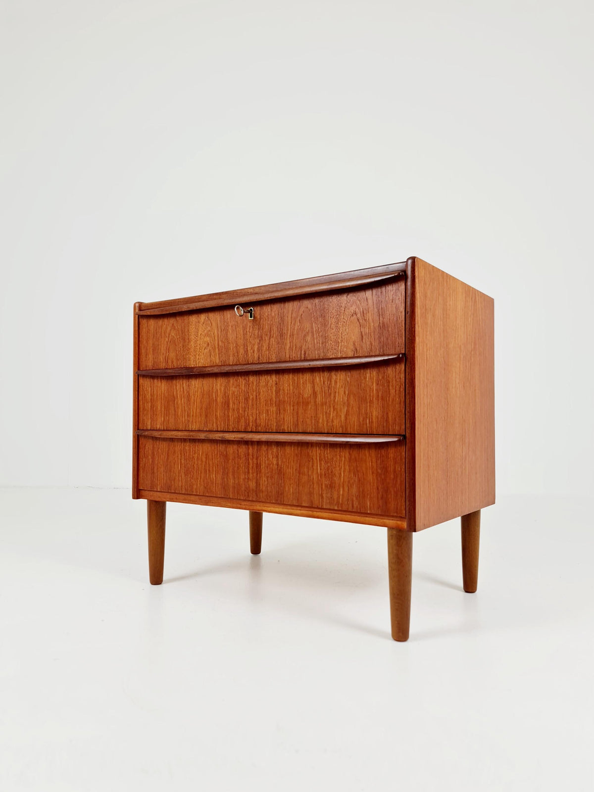 Midcentury danish drawer dresser /3 drawers 1960s