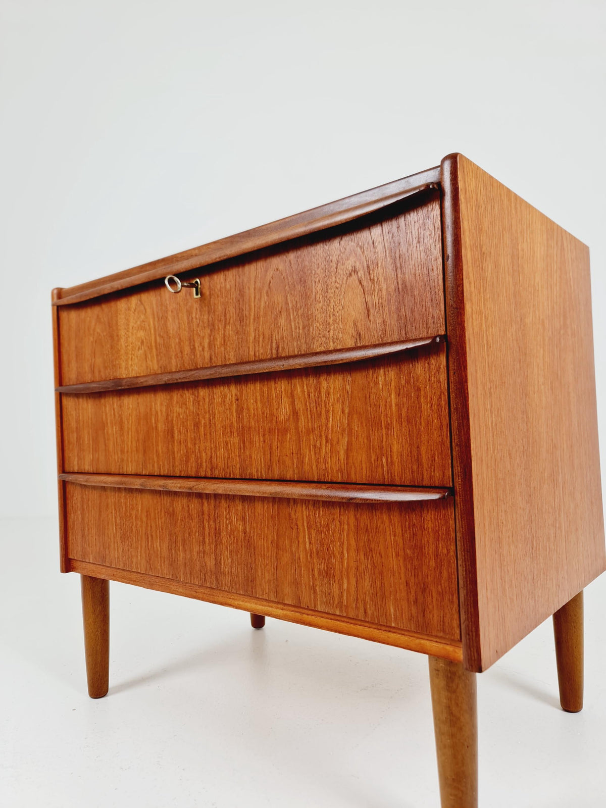 Midcentury danish drawer dresser /3 drawers 1960s