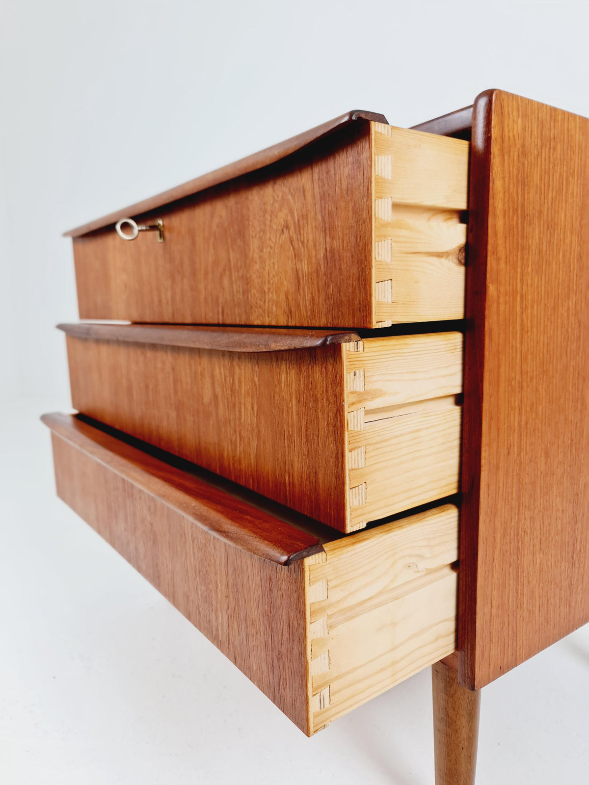 Midcentury danish drawer dresser /3 drawers 1960s