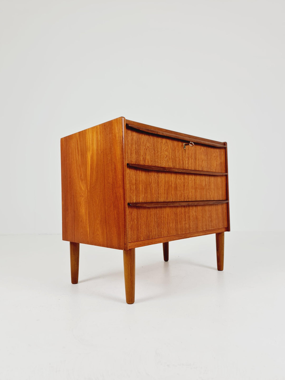 Midcentury danish drawer dresser /3 drawers 1960s