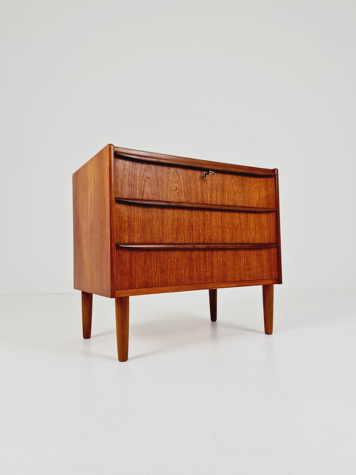 Midcentury danish drawer dresser /3 drawers 1960s