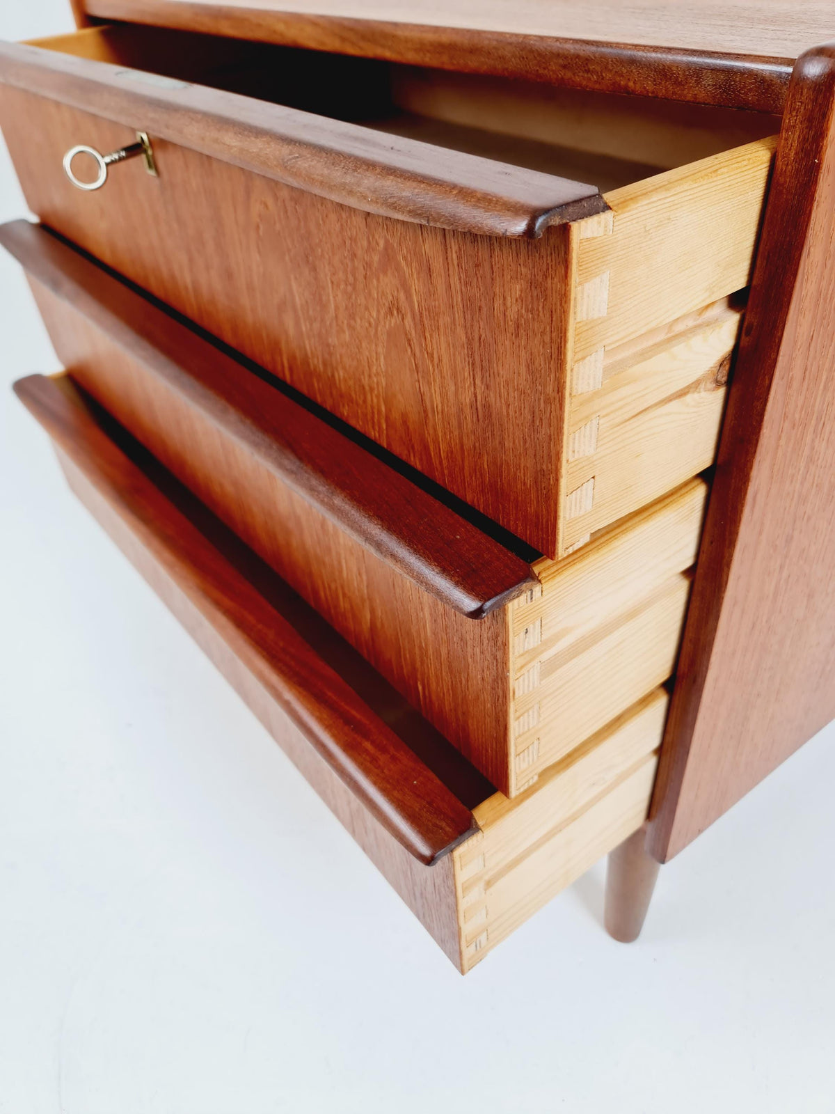 Midcentury danish drawer dresser /3 drawers 1960s