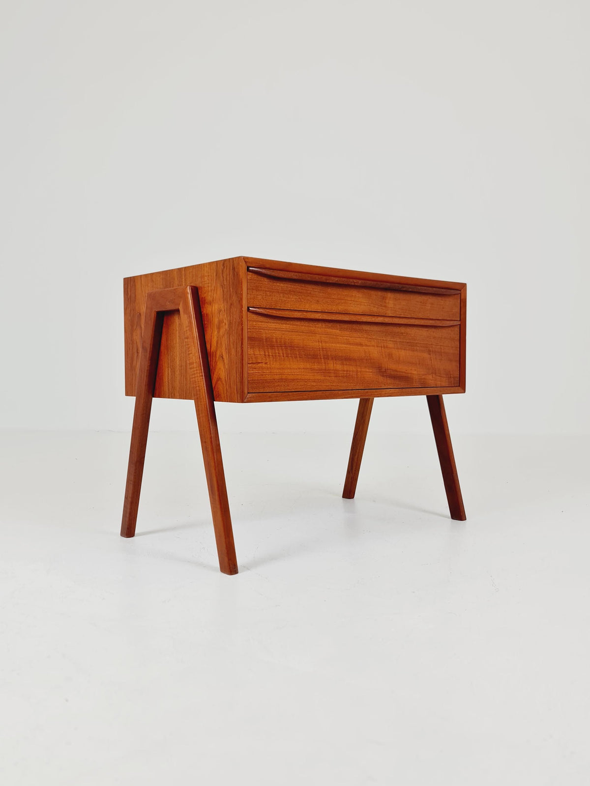 Midcentury Danish design chest of drawers / drawer dresser /2drawers cabinet, 1960s