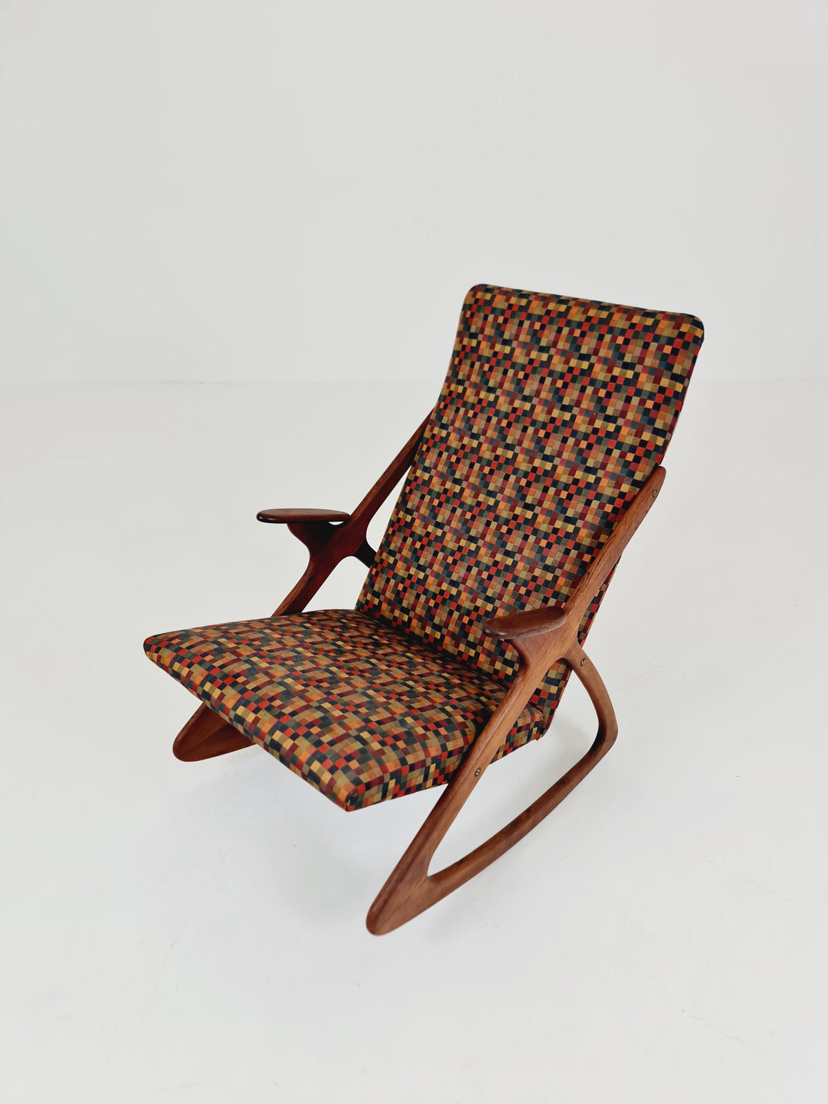 Ultra Rare Mid-Century Modern Rosewood Rocking Chair – Sculptural Frame & Vintage, 1960s