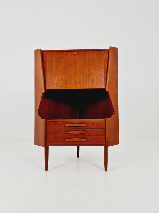 Mid Century Modern danish Drniks corner cabinet teak By Omann Jun , 1960s