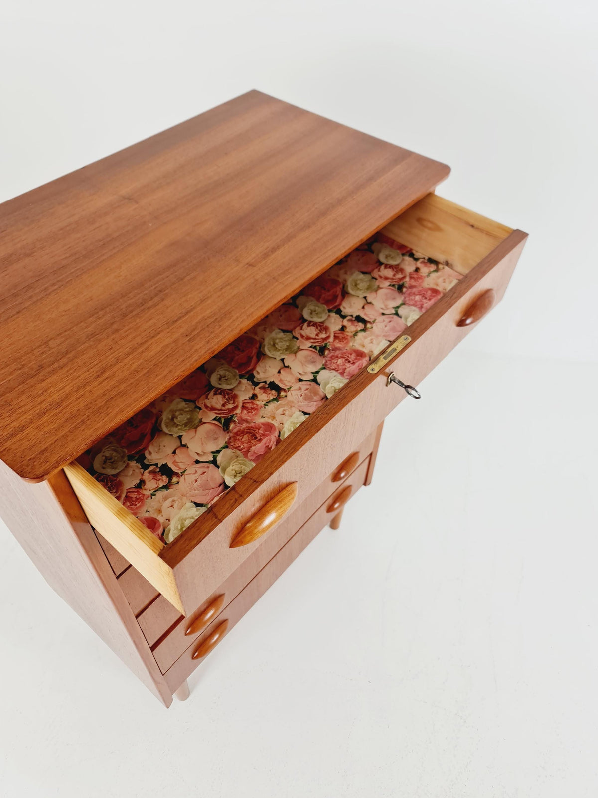 Midcentury danish design chest of drawers / drawer dresser /6 drawers cabinet By Ejsing Möbelfabrik 1960s