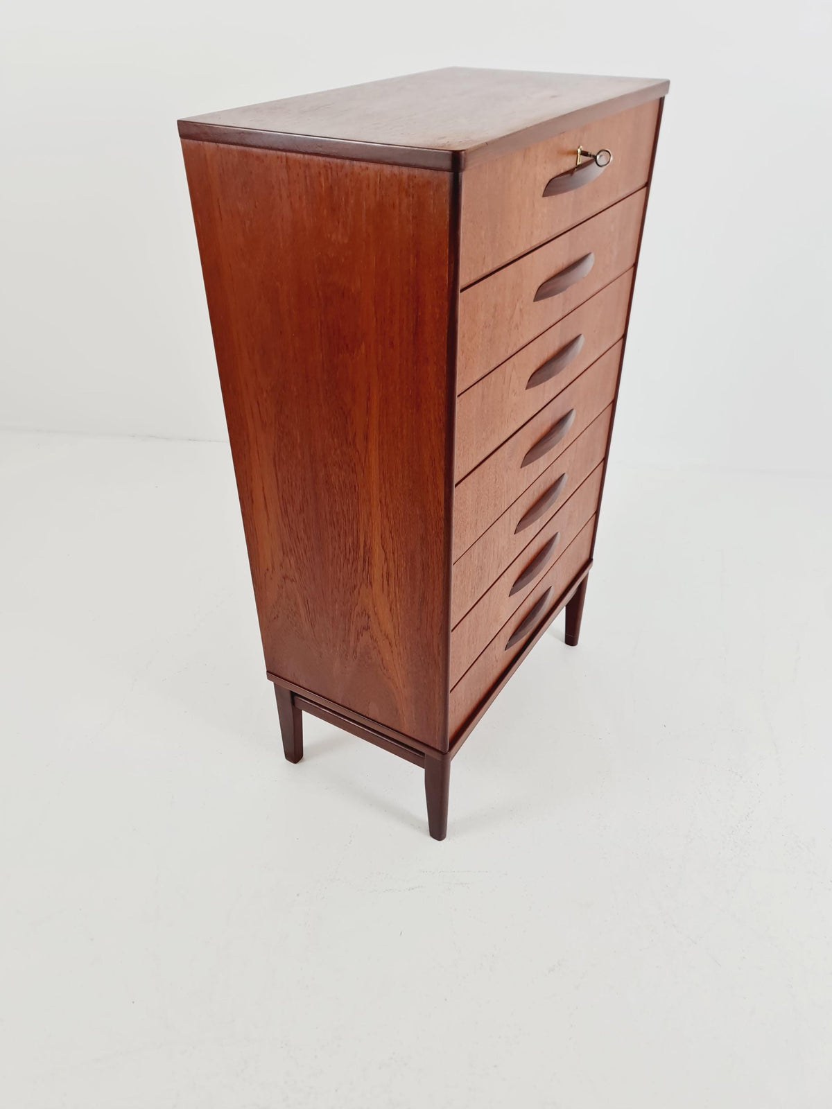 Midcentury danish design chest of drawers / drawer dresser /6 drawers cabinet, 1960s