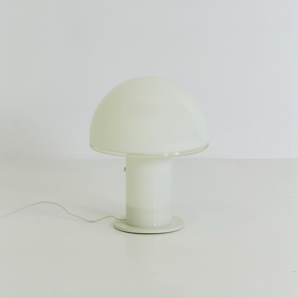 Mid century Artemide Onfale Grande XL Mushroom Table Lamp by Luciano Vistosi, 1990s Italy