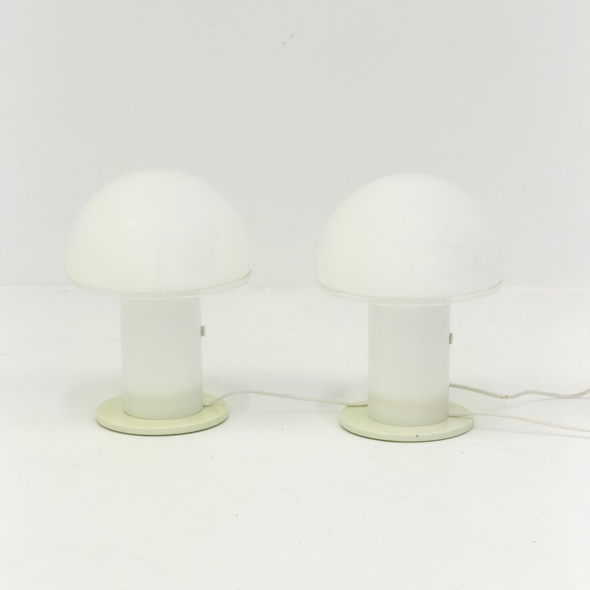 Mid century Artemide Onfale Piccolo Mushroom Table Lamp by Luciano Vistosi, 1990s Italy