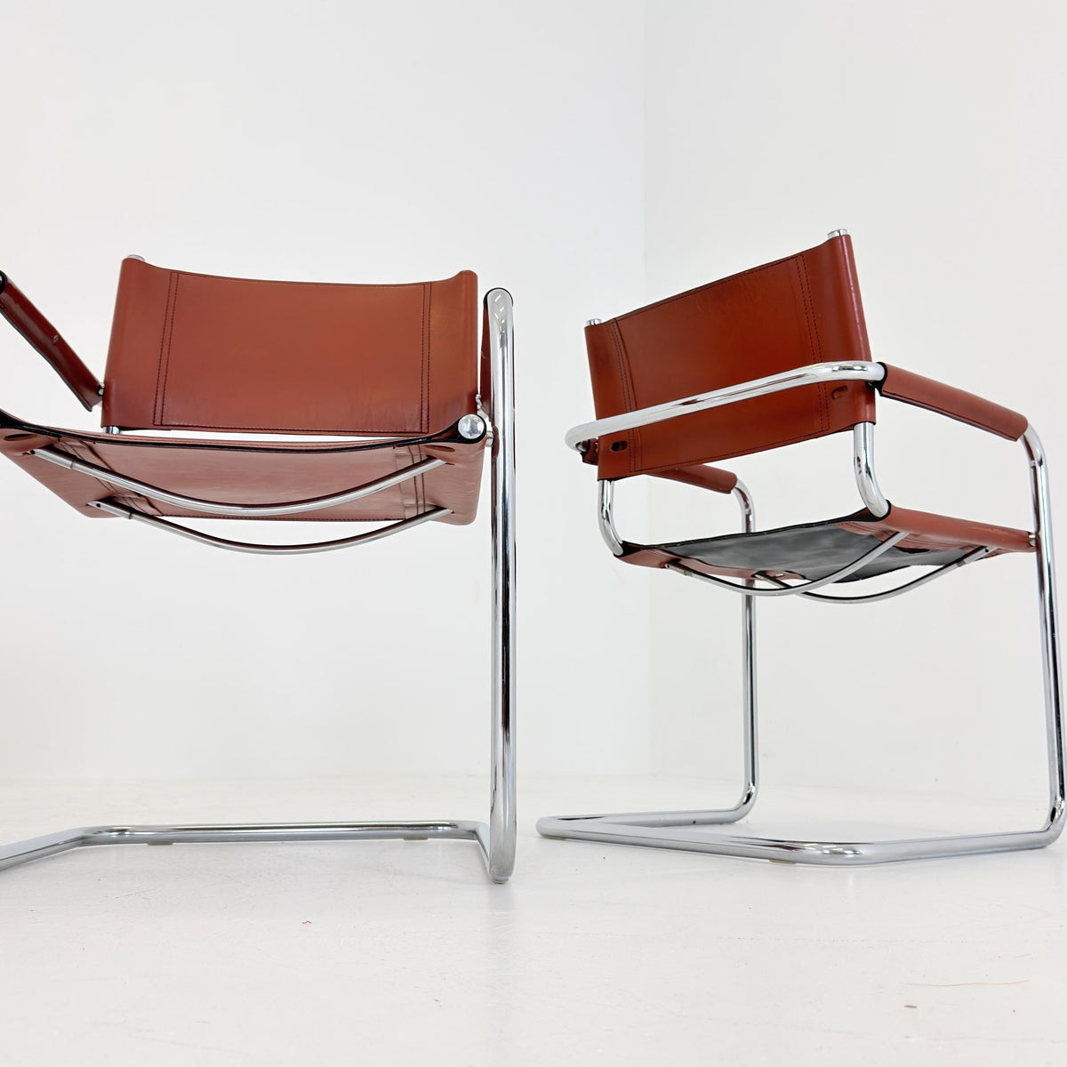 set of 4 Mid century Bauhaus Leather b34 armchairs by Mart Stam & Marcel Breuer for Fasem, Italy 1980s