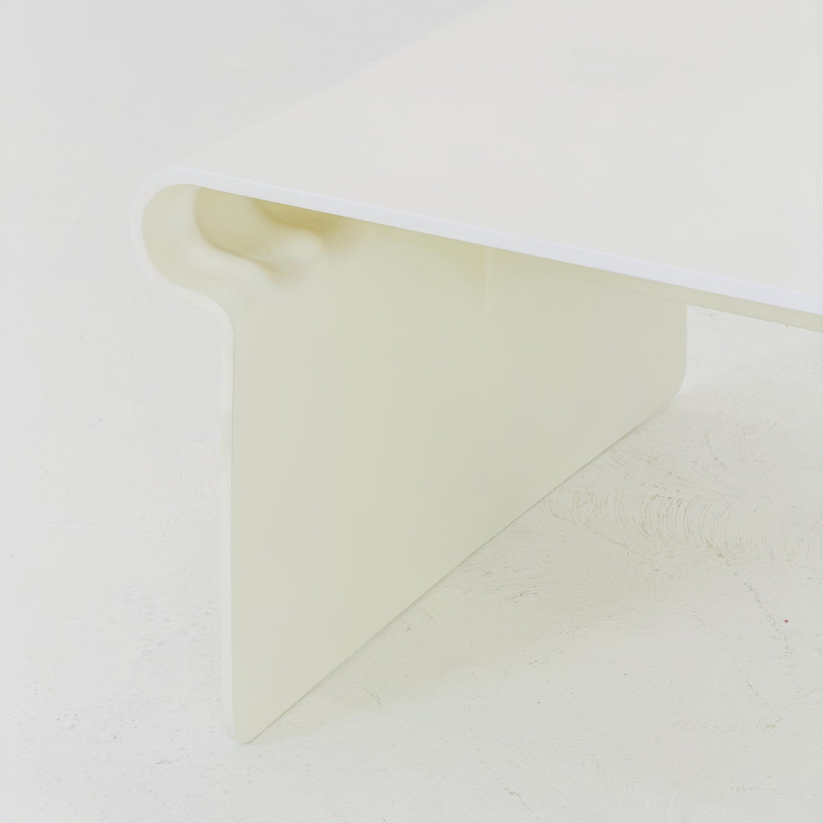 Mid-Century Modern Fibreglass white Coffee Table – 1970s Space Age Design