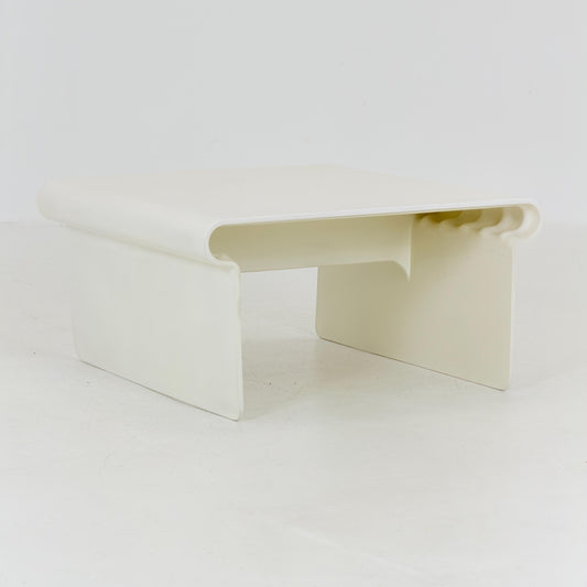 Mid-Century Modern Fibreglass white Coffee Table – 1970s Space Age Design