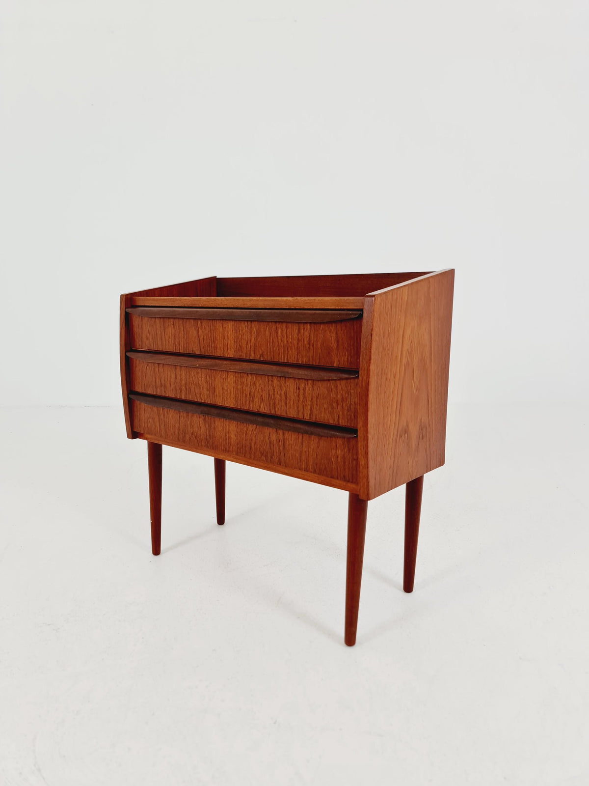 Midcentury danish drawer dresser /3 drawers /Nightstand 1960s