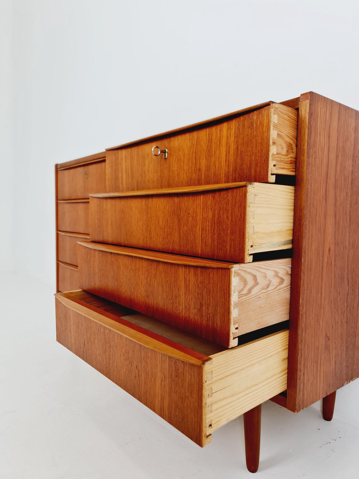 Midcentury danish design chest of drawers /Sideboard 1960s