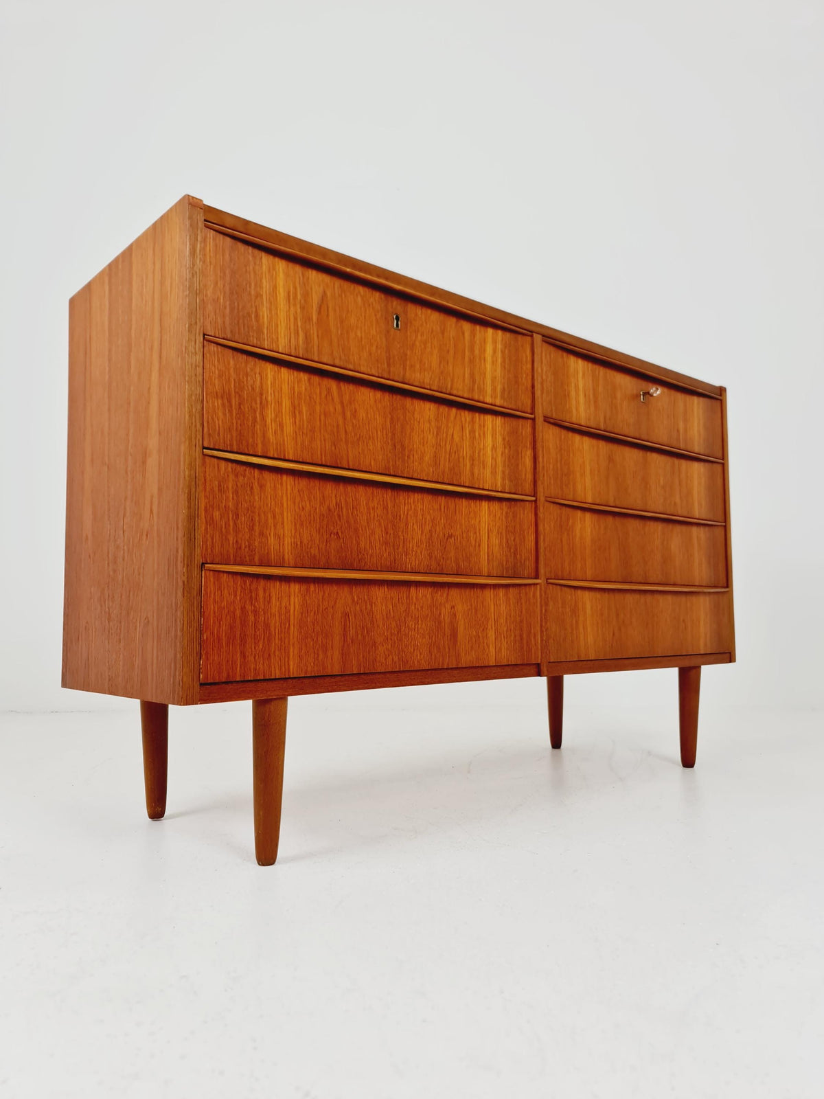 Midcentury danish design chest of drawers /Sideboard 1960s
