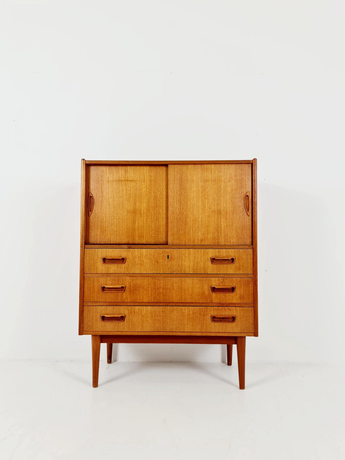 Midcentury danish design chest of drawers / drawer dresser / cabinet By Ejsing Möbelfabrik 1960s