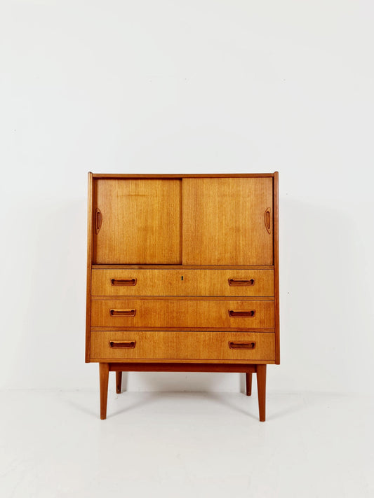 Midcentury danish design chest of drawers / drawer dresser / cabinet By Ejsing Möbelfabrik 1960s