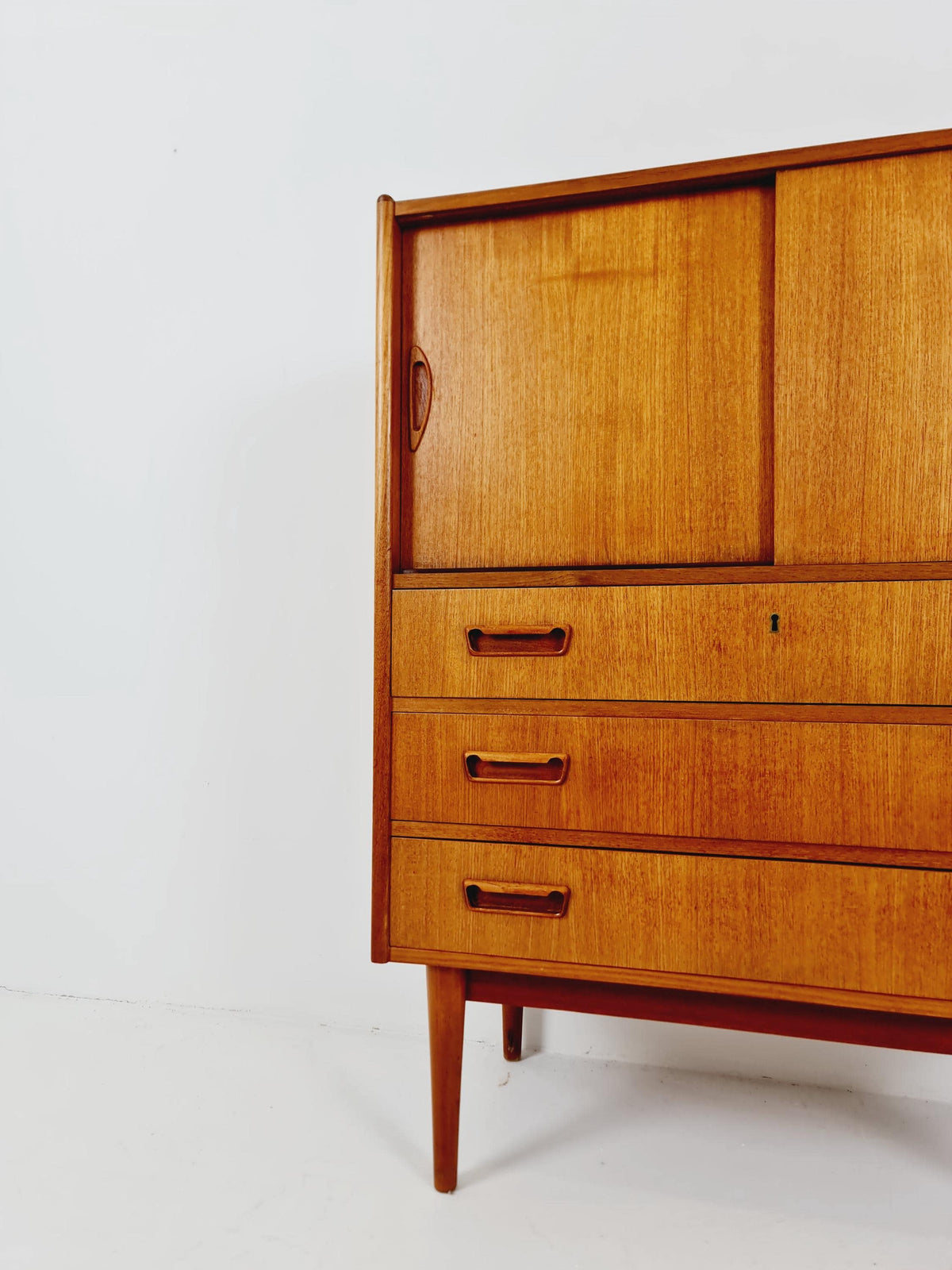 Midcentury danish design chest of drawers / drawer dresser / cabinet By Ejsing Möbelfabrik 1960s