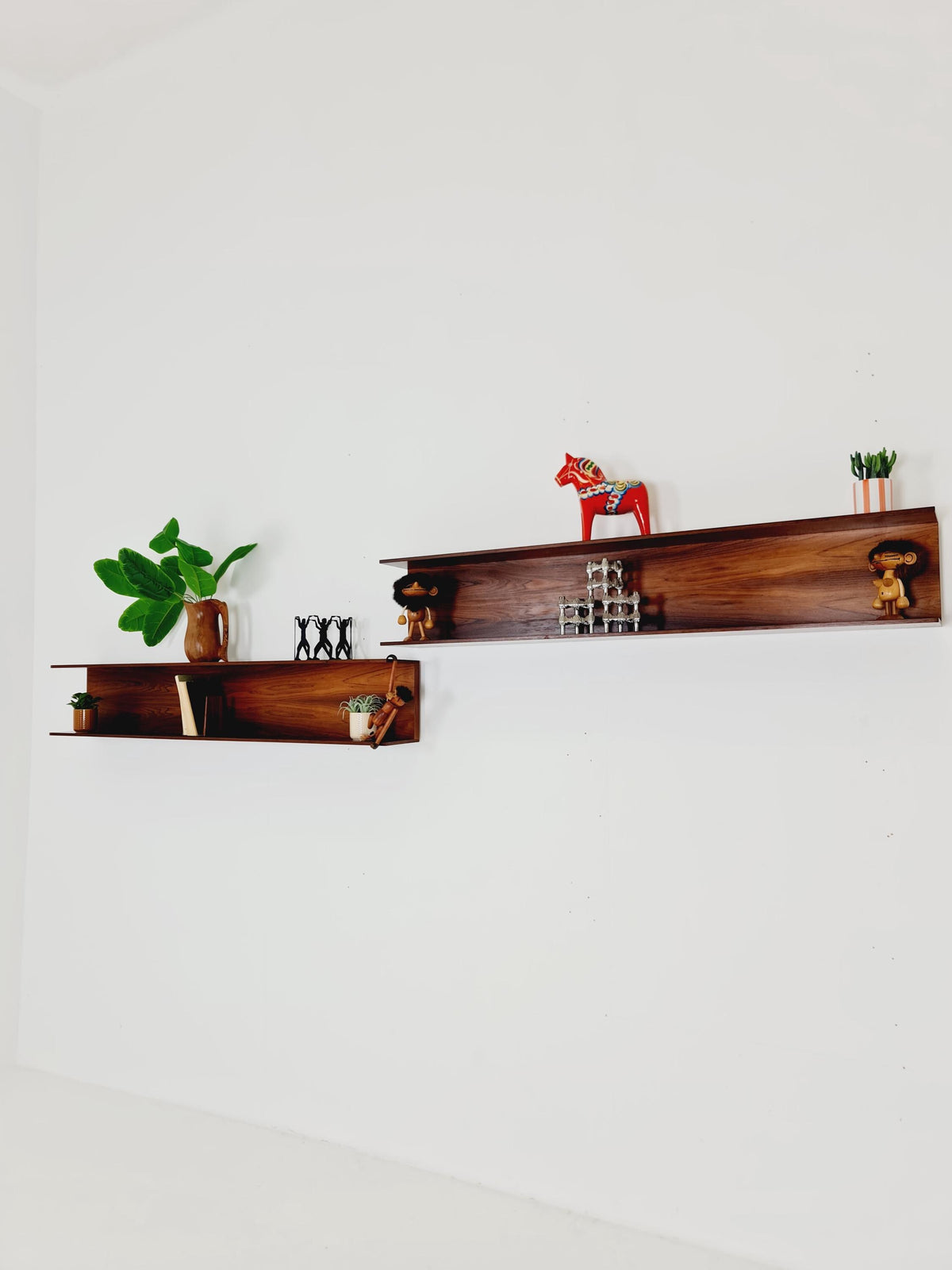 Long Rosewood German Wilheilm Renz for Walter Renz hanging shelf, 1960s