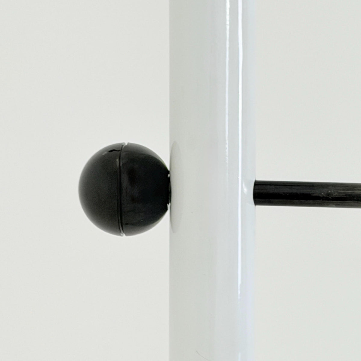 Mid century Coat Rack – Black & White Space Age Design, 1970s by Artifort Netherlands