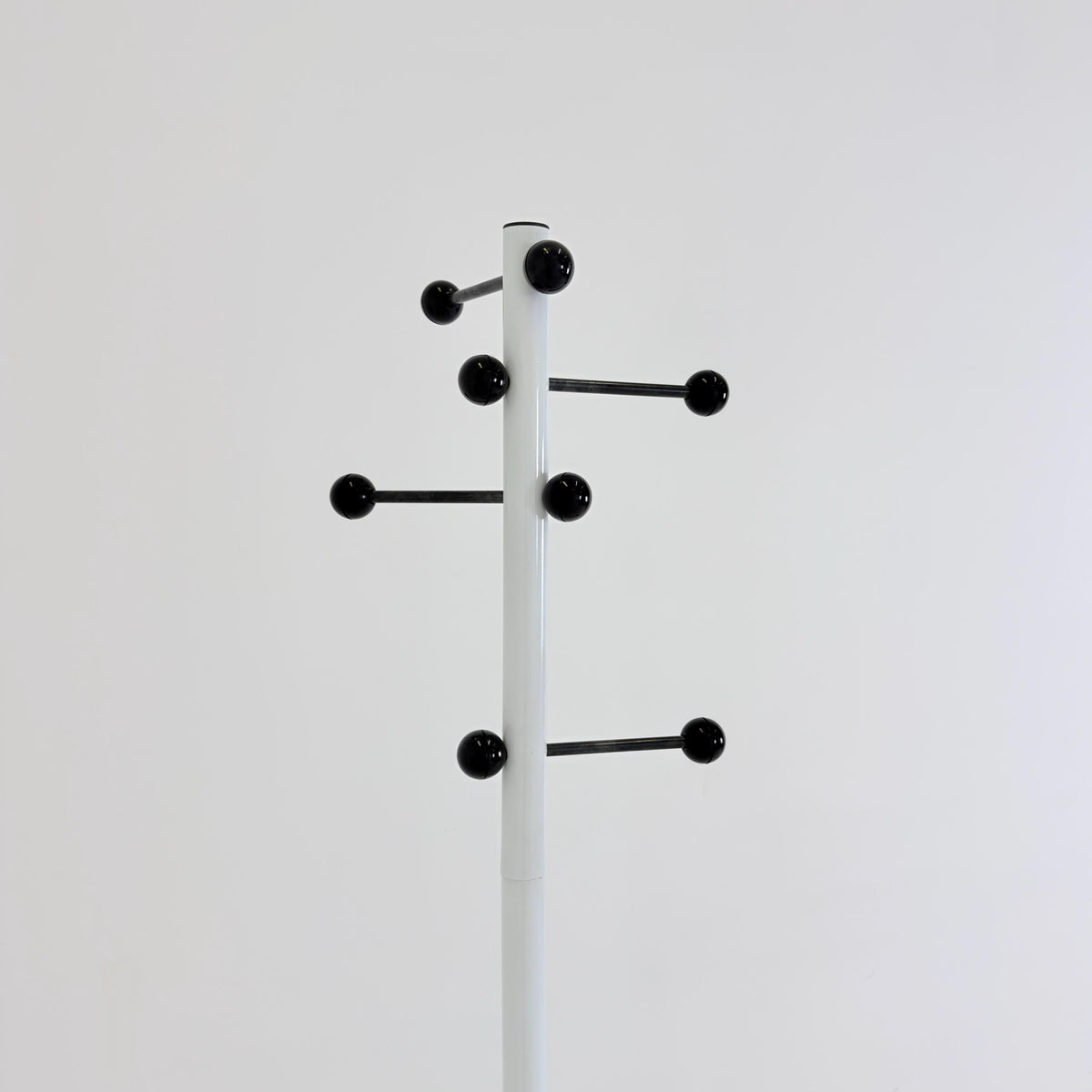 Mid century Coat Rack – Black & White Space Age Design, 1970s by Artifort Netherlands