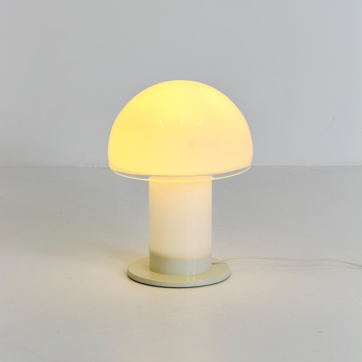 Set of 2 Mid century Artemide Onfale Piccolo Mushroom Table Lamp by Luciano Vistosi, 1990s Italy