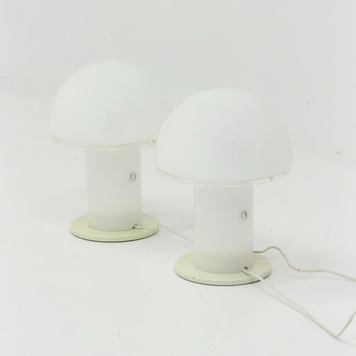 Set of 2 Mid century Artemide Onfale Piccolo Mushroom Table Lamp by Luciano Vistosi, 1990s Italy